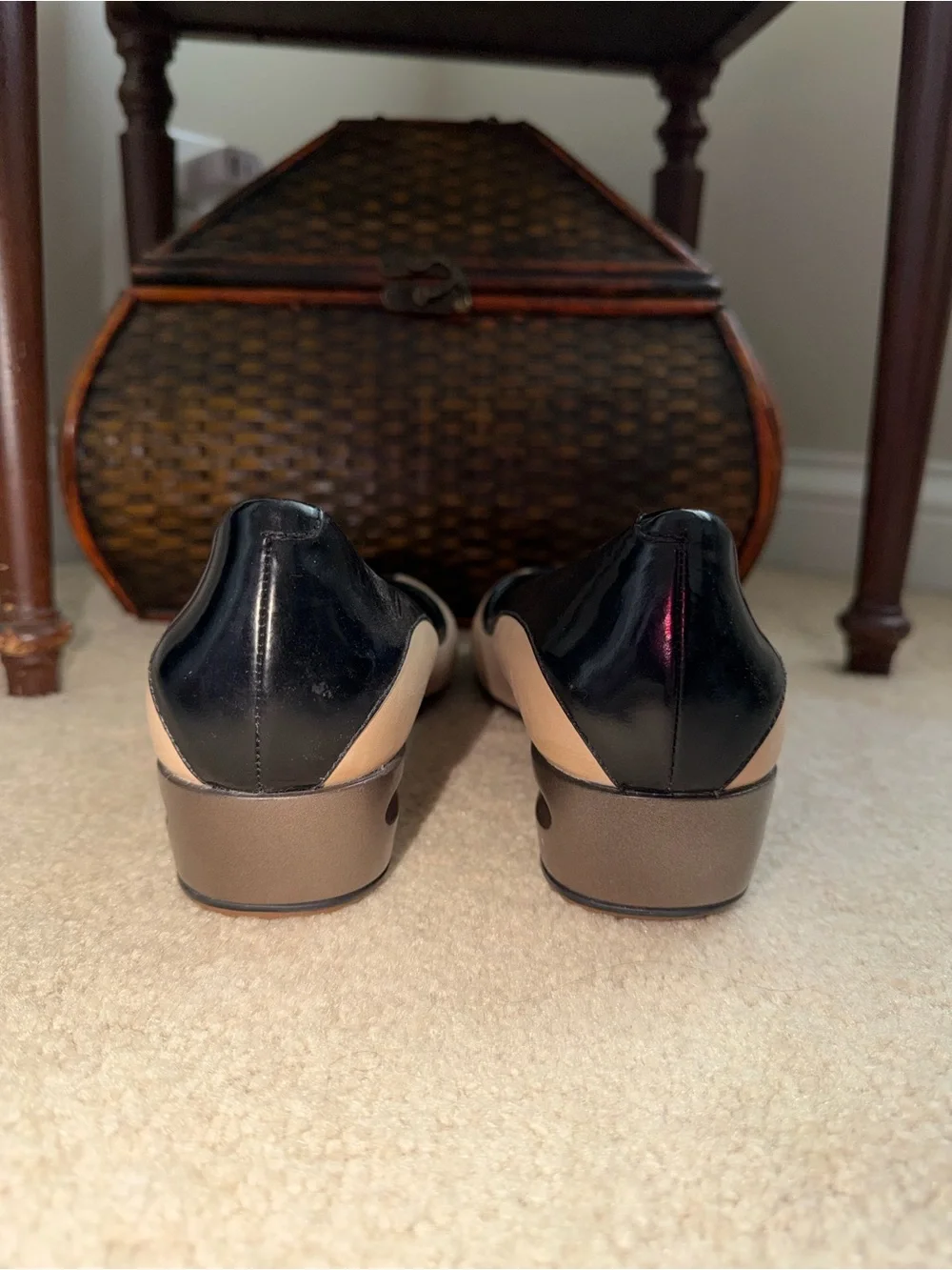 Cole Haan Nike Air Beige Black Colorblock Wedge Pumps Size 9.5B Comfort Shoes